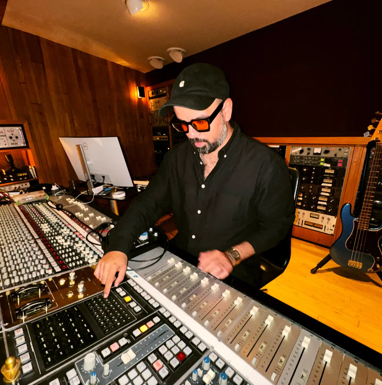 Israel Zac en el estudio